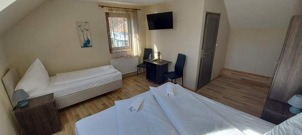 Hotel Soerpatika Vendeghaz Badacsonytomaj Zimmer foto