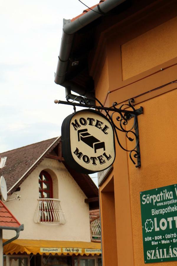 Hotel Soerpatika Vendeghaz Badacsonytomaj Exterior foto